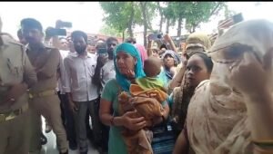 Army and police face to face in Atrauli, police station surrounded after scuffle, hundreds of villagers and army personnel arrived in support, slogans of Murdabad echoed amid tension