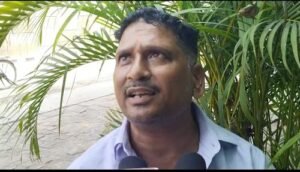 Ayodhya: SP MP Awadhesh Prasad and Congress leader Pankaj Singh targeted the Yogi government over the plight of cattle.