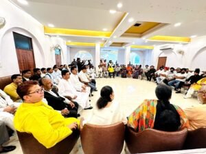 Lucknow residents gathered to help the flood victims, people of all religions united, helping wholeheartedly