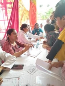 Lucknow: Awareness program on routine immunization organized by Radio KGMU Goonj in Saadatganj