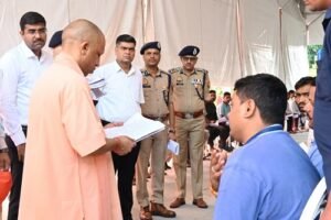 Gorakhpur: Third day of CM Yogi Adityanath's visit, heard grievances in Janta Darshan